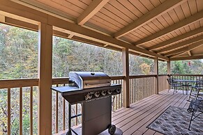Homey Sevierville Cabin w/ Deck Near Pigeon Forge!