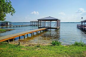 Charming Lake Fork Cottage w/ Screened-in Porch!
