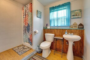 'cabana Sol' Cabin: 4 Mi to Garner State Park