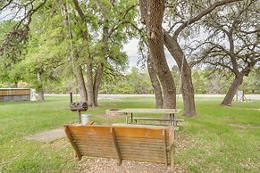'cabana Sol' Cabin: 4 Mi to Garner State Park