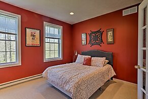 6 Mi to Kalahari: Pocono Pines Golf Course Home!