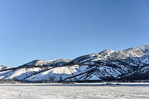 Cozy Home: Mtn Views, A/c, in Heart of Star Valley