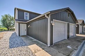 Chic Townhome ~ 6 Mi to Talking Rocks Cavern!