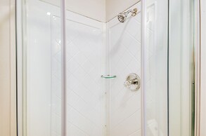 Greenwood Studio Cottage < 1 Mi to Downtown!