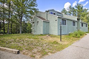 Chic Resort Condo ~ 1 Mi to Attitash Mountain!