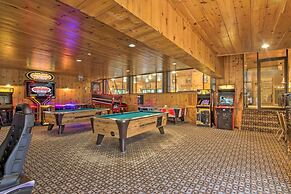 Chic Resort Condo ~ 1 Mi to Attitash Mountain!