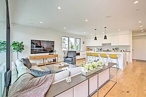 Chic Coronado Retreat w/ Patio & 4 Cruiser Bikes!