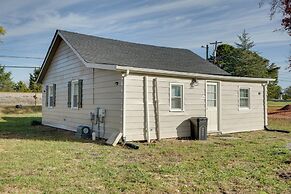 Cozy Blackstone Getaway < 2 Mi to Downtown!