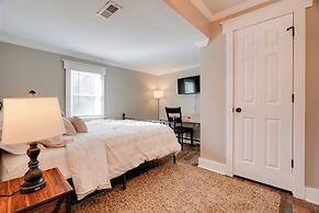 Cozy Blackstone Getaway < 2 Mi to Downtown!