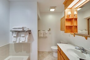 Spacious Lake Hartwell Home w/ Private Boat Dock!