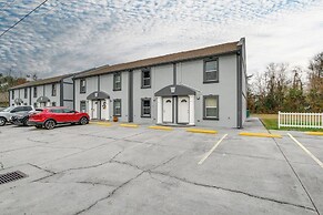 Gulfport Condo w/ Private Balcony - Walk to Beach!