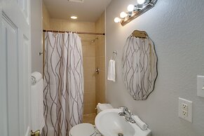 Gulfport Condo w/ Private Balcony - Walk to Beach!