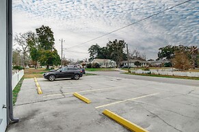 Gulfport Condo w/ Private Balcony - Walk to Beach!