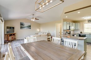 Charming Edgemont Home w/ Deck & Lake Views!