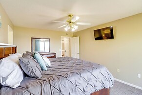 Charming Edgemont Home w/ Deck & Lake Views!