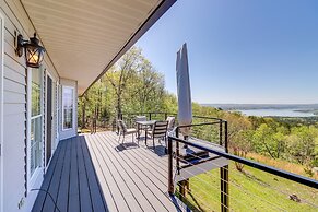 Charming Edgemont Home w/ Deck & Lake Views!