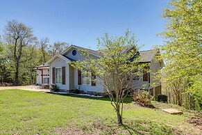 Charming Edgemont Home w/ Deck & Lake Views!