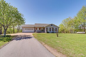 Charming Edgemont Home w/ Deck & Lake Views!
