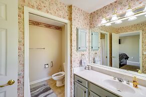 Charming Edgemont Home w/ Deck & Lake Views!