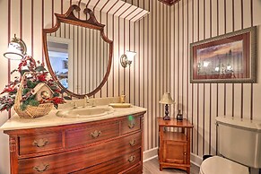 Million-dollar Estate by Downtown Franklin!