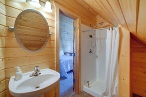 Lakefront Vacation Rental w/ Patio & Grill!