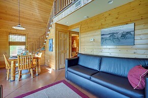 Lakefront Vacation Rental w/ Patio & Grill!