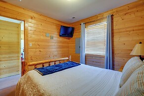 Lakefront Vacation Rental w/ Patio & Grill!