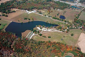 Lakefront Vacation Rental w/ Patio & Grill!