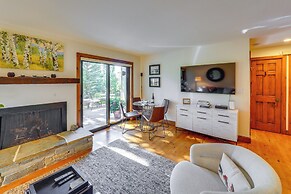 All-season Sun Valley Retreat w/ Deck & Grill