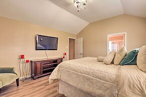 16 Mi to Dtwn Dallas: Spacious Home w/ Yard!