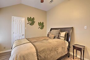 16 Mi to Dtwn Dallas: Spacious Home w/ Yard!