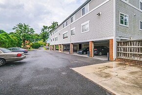 Laptop-friendly Lexington Condo w/ Free Wifi