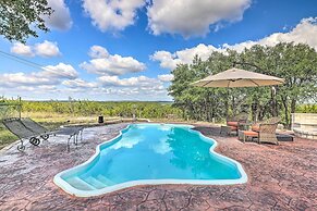 Dripping Springs Cabin w/ Pool, Hill Country Views