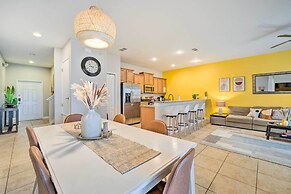 5 Mi to Disney: Paradise Palms Retreat w/ Lanai