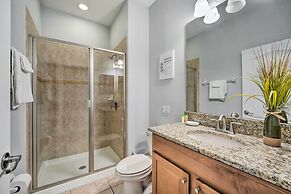 5 Mi to Disney: Paradise Palms Retreat w/ Lanai