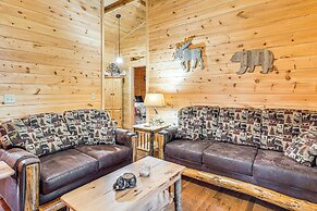 Deck & Fire Pit: Smoky Mountain Cabin Hideaway!