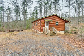 Deck & Fire Pit: Smoky Mountain Cabin Hideaway!