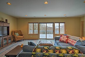 Resort-style Harbor Springs Home Near Ski Resort!