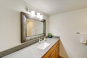 Modern Retreat w/ Hot Tub - Steps to Lake Chelan!