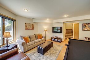 Modern Retreat w/ Hot Tub - Steps to Lake Chelan!