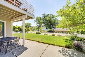 Modern Retreat w/ Hot Tub - Steps to Lake Chelan!