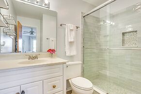 Oak Island Beachfront Condo w/ Community Pool