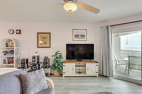Oak Island Beachfront Condo w/ Community Pool