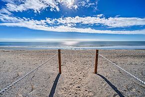 Oak Island Beachfront Condo w/ Community Pool