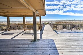 Oak Island Beachfront Condo w/ Community Pool