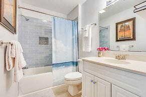 Oak Island Beachfront Condo w/ Community Pool