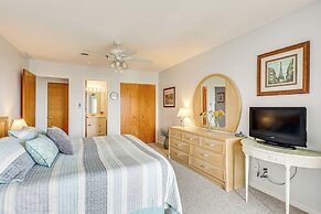 Oak Island Beachfront Condo w/ Community Pool