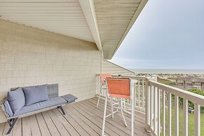 Oak Island Beachfront Condo w/ Community Pool