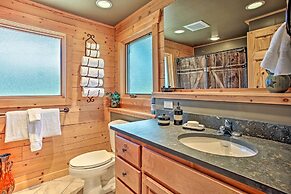 Luxury Lodge: Hot Tub, Snowmobiling & ATV Access!