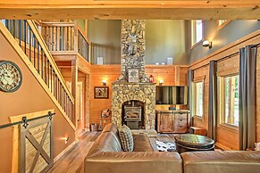 Luxury Lodge: Hot Tub, Snowmobiling & ATV Access!